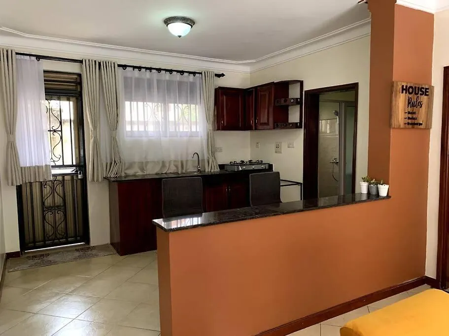 Cozy 2-Bedroom Apartment Within City Limits. كامبالا